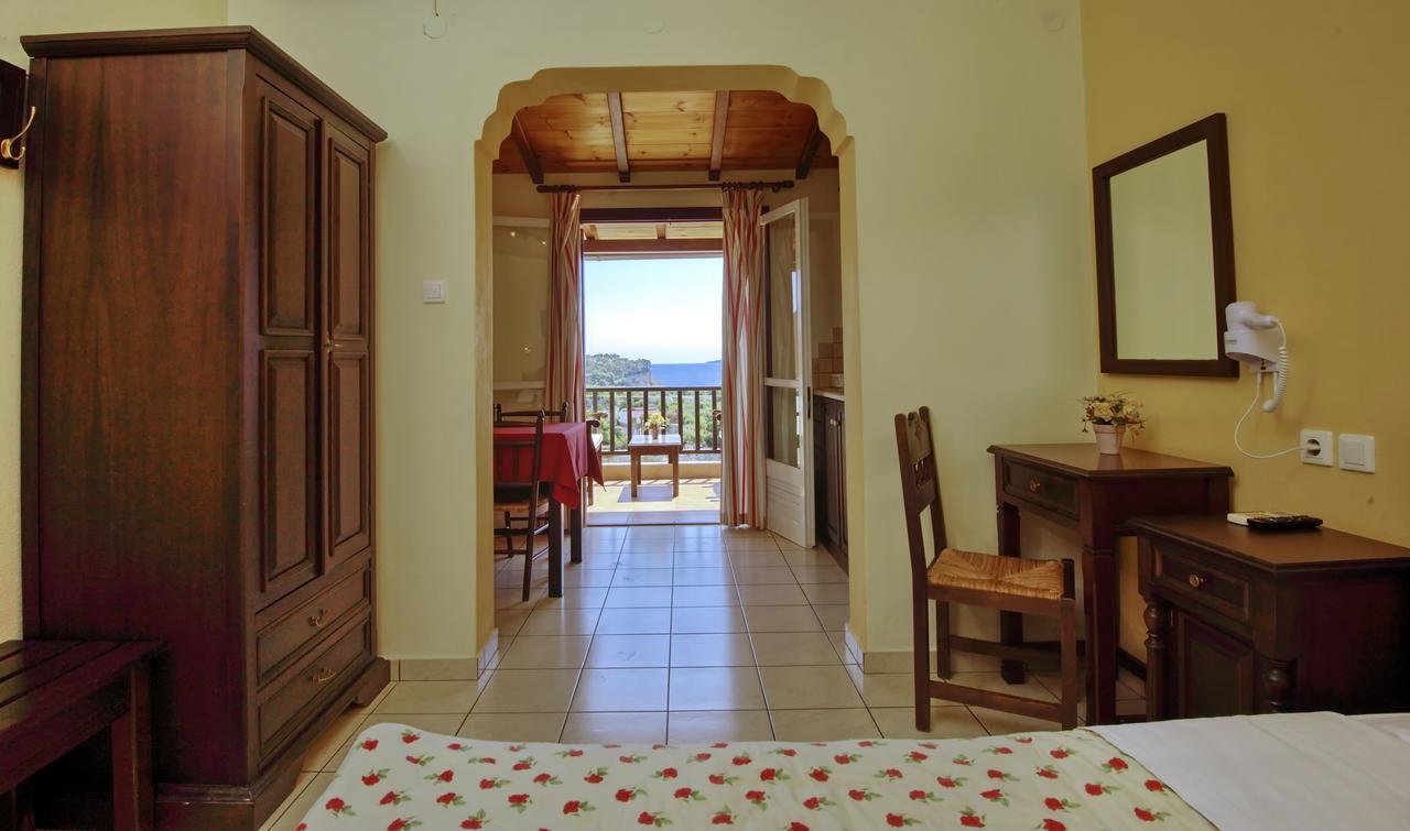 Appartement Pansion Nikos à Patitírion Extérieur photo